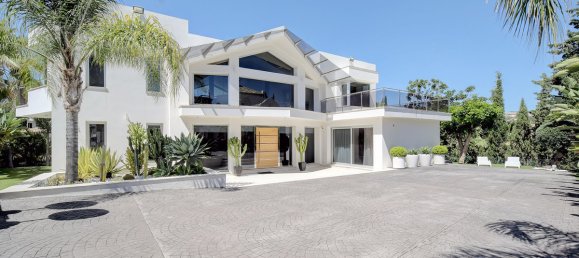 5 bedrooms Villa in Marbella, Spain No. 84154 5