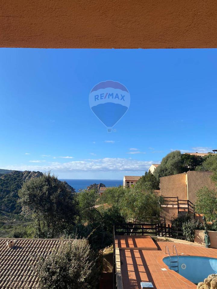 Apartamento de 2 habitaciónes en Trinità d'Agultu e Vignola, Italy No. 8609