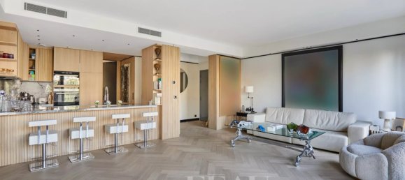 2 bedrooms Apartment in Paris, France No. 137592 11