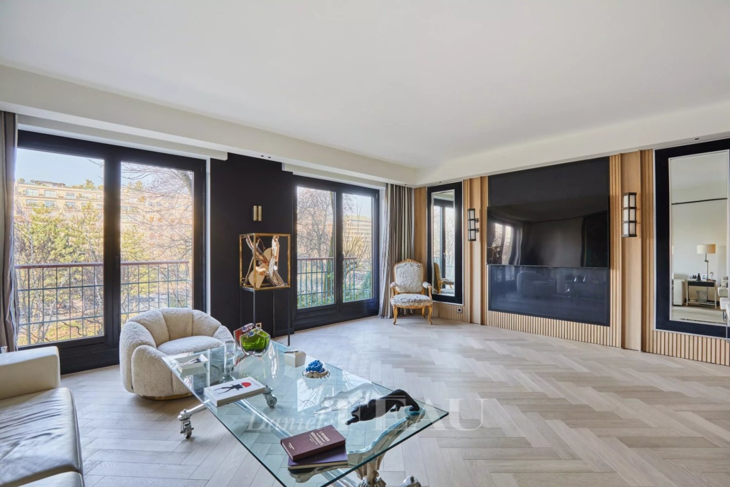 2 bedrooms Apartment in Paris, France No. 137592