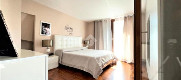 7-salle Villa à Guidonia Montecelio, Italy No. 4761 47