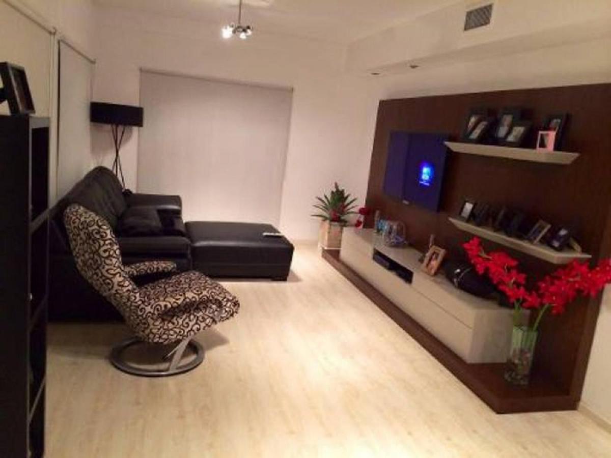 3 bedrooms House in Ezeiza, Argentina No. 70252