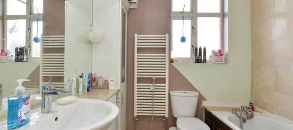 3 bedrooms House in Walthamstow, United Kingdom No. 4019 9