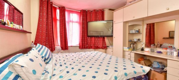 3 bedrooms House in Walthamstow, United Kingdom No. 4019 4