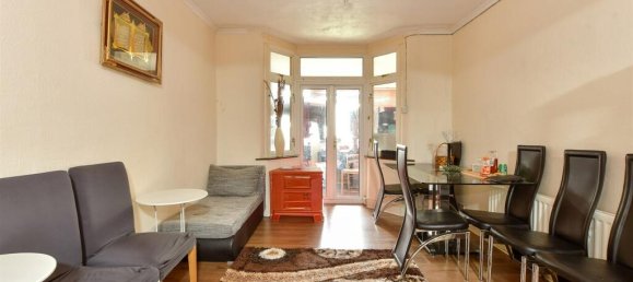 3 bedrooms House in Walthamstow, United Kingdom No. 4019 3