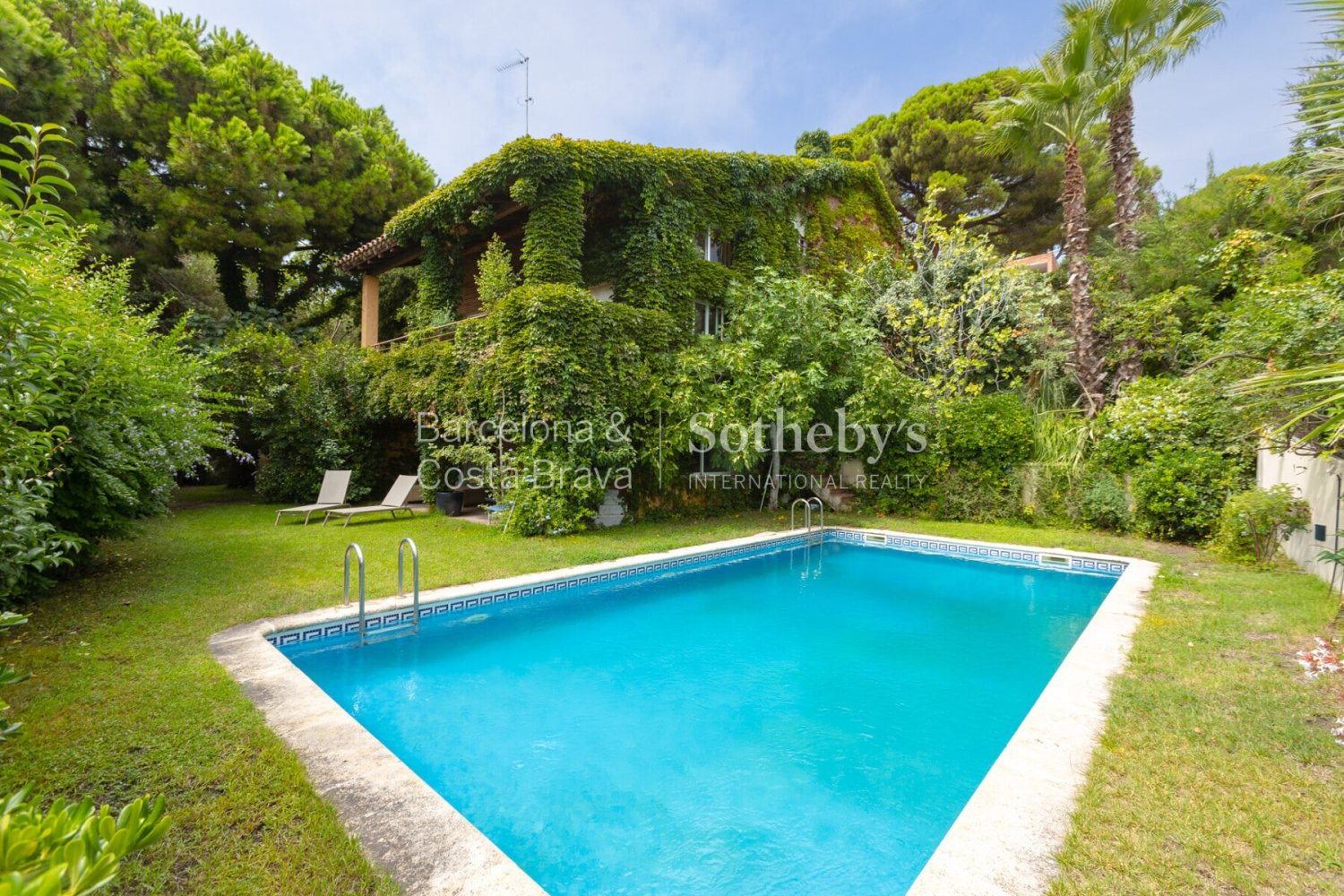 Casa de 5 dormitorios en Cabrils, Spain No. 213331