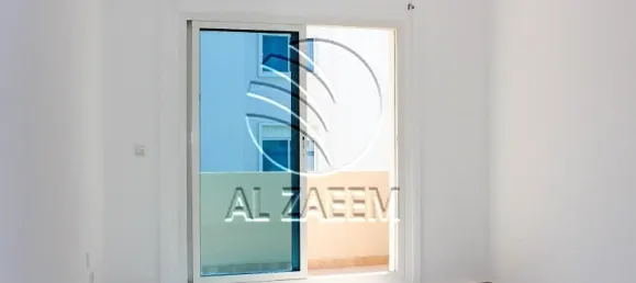 4 bedrooms Townhouse in Abu Dhabi, UAE No. 108973 4