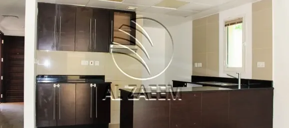 4 bedrooms Townhouse in Abu Dhabi, UAE No. 108973 8