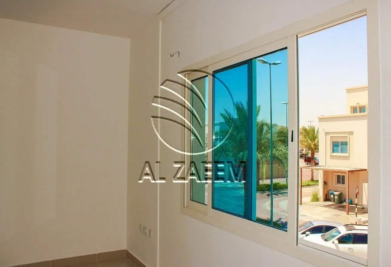 4 bedrooms Townhouse in Abu Dhabi, UAE No. 108973