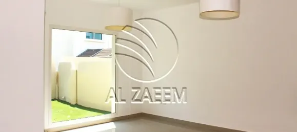 4 bedrooms Townhouse in Abu Dhabi, UAE No. 108973 9
