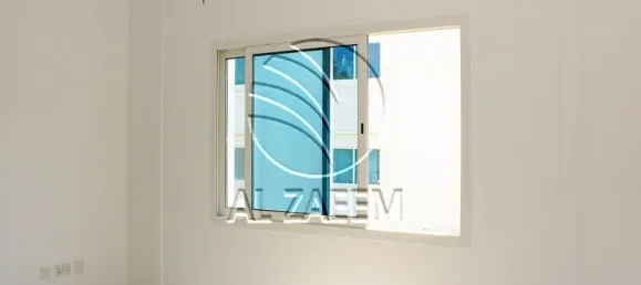 4 bedrooms Townhouse in Abu Dhabi, UAE No. 108973 2