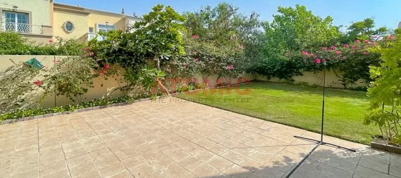 3 Schlafzimmer Villa in Meadows, UAE, Nr. 778 7