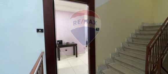 Apartamento de 2 dormitorios en Bari, Italy No. 380090 11