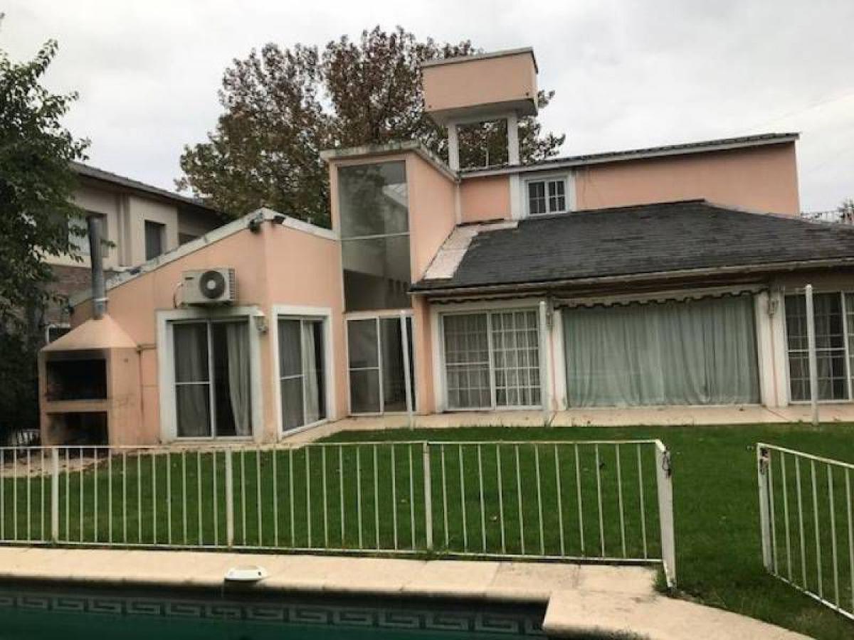 4 bedrooms House in Escobar, Argentina No. 84360