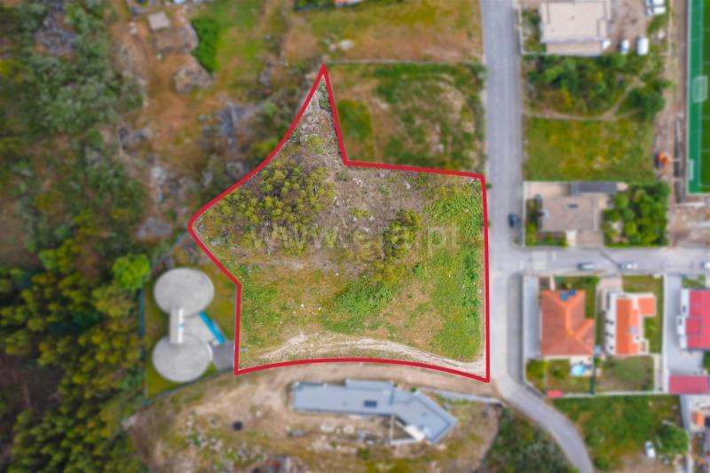  قطعة أرض في Pacos de Ferreira, Portugal رقم 270072