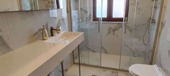 Apartamento de 2 divisões em Rapallo, Italy N.º 196627 8