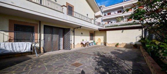 Вилла с 5 комнатами в Фонто Нуова, Италия № 158087 2