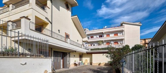 Вилла с 5 комнатами в Фонто Нуова, Италия № 158087 4