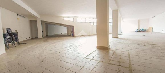 542m² Garage in Manfredonia, Italy No. 64247 12