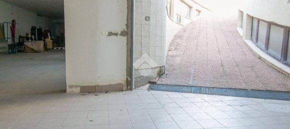 542m² Garage in Manfredonia, Italy No. 64247 9