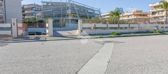 542m² Garage in Manfredonia, Italy No. 64247 8