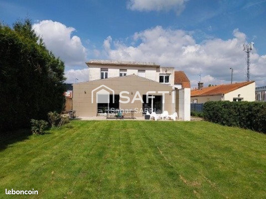 Casa T5 em Douvrin, France N.º 210592