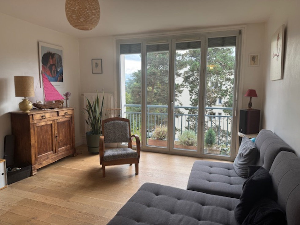 Квартира с 2 спальнями в Лион, Франция № 331362