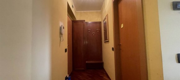 3 rooms Apartment in Monza, Italy No. 214549 2