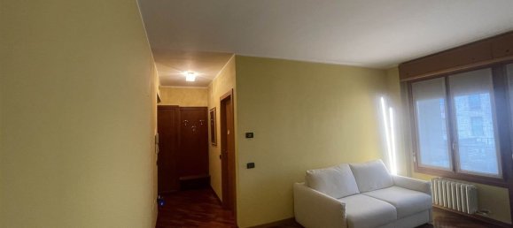 3 rooms Apartment in Monza, Italy No. 214549 8