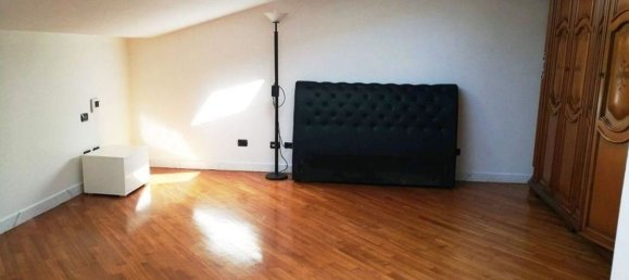 Квартира с 7 комнатами в Каррара, Италия № 47587 23