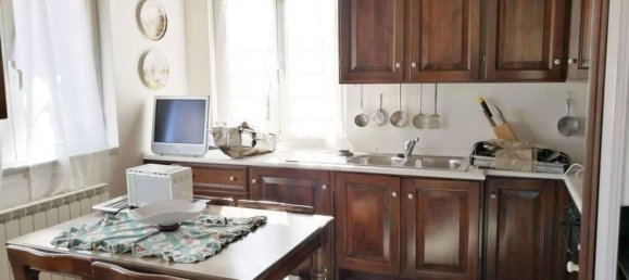 Квартира с 7 комнатами в Каррара, Италия № 47587 13