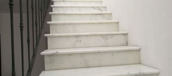 Квартира с 7 комнатами в Каррара, Италия № 47587 11