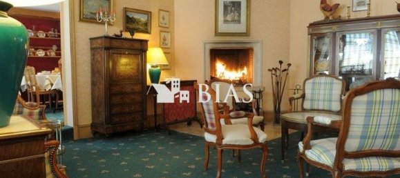 1200m² Commercial property in Brionne, France No. 354516 7