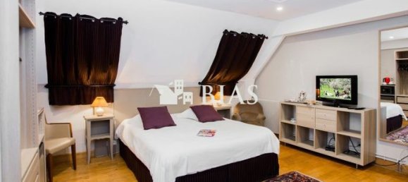 1200m² Commercial property in Brionne, France No. 354516 8