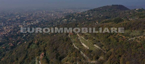 8 bedrooms House in Brescia, Italy No. 177468 15