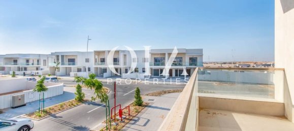 Adosado de 4 dormitorios en Yas Island, UAE No. 17091 3