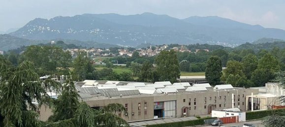 360m² Office in Luisago, Italy No. 87346 14