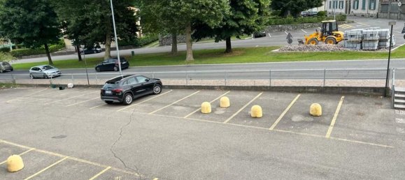 360m² Office in Luisago, Italy No. 87346 11