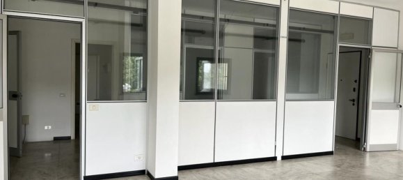 360m² Office in Luisago, Italy No. 87346 10