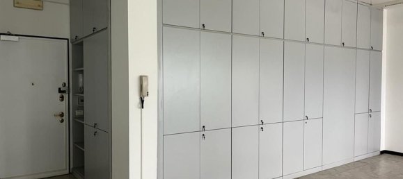 360m² Office in Luisago, Italy No. 87346 2