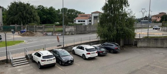 360m² Office in Luisago, Italy No. 87346 12