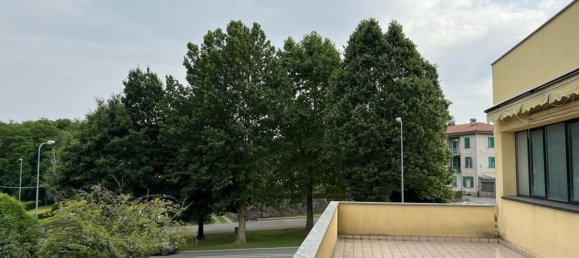 360m² Office in Luisago, Italy No. 87346 13