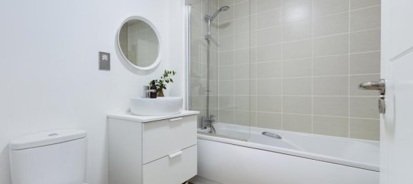 2 bedrooms House in Bordon, United Kingdom No. 13834 9