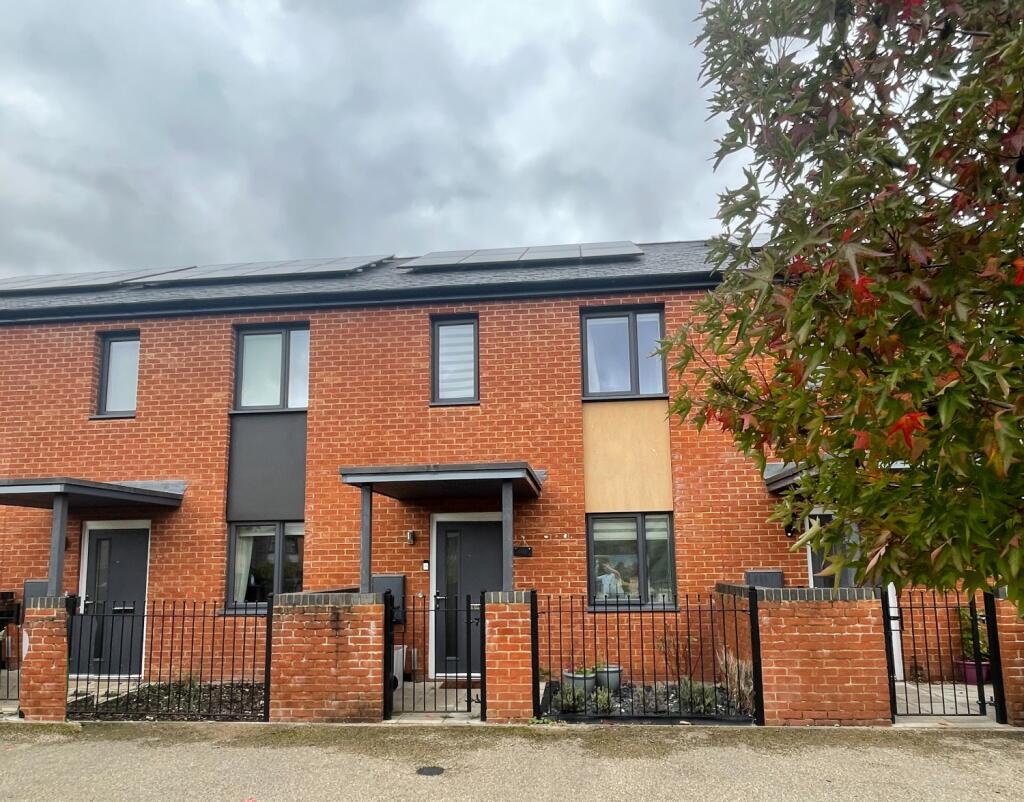 2 bedrooms House in Bordon, United Kingdom No. 13834