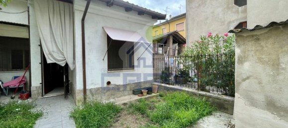 2 bedrooms Villa in Borgonovo Val Tidone, Italy No. 338231 2