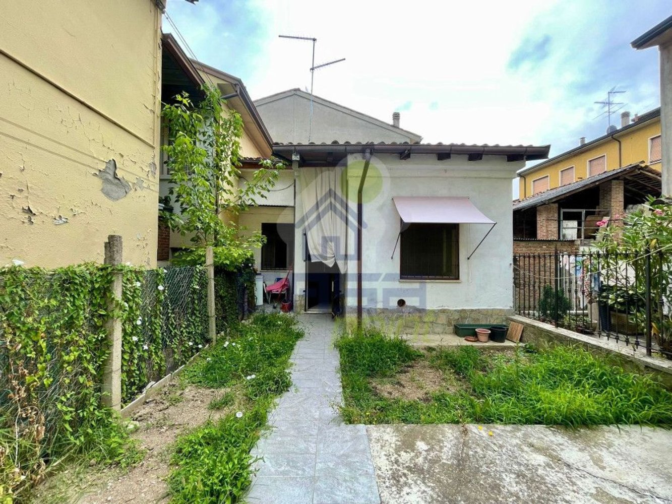 2 bedrooms Villa in Borgonovo Val Tidone, Italy No. 338231