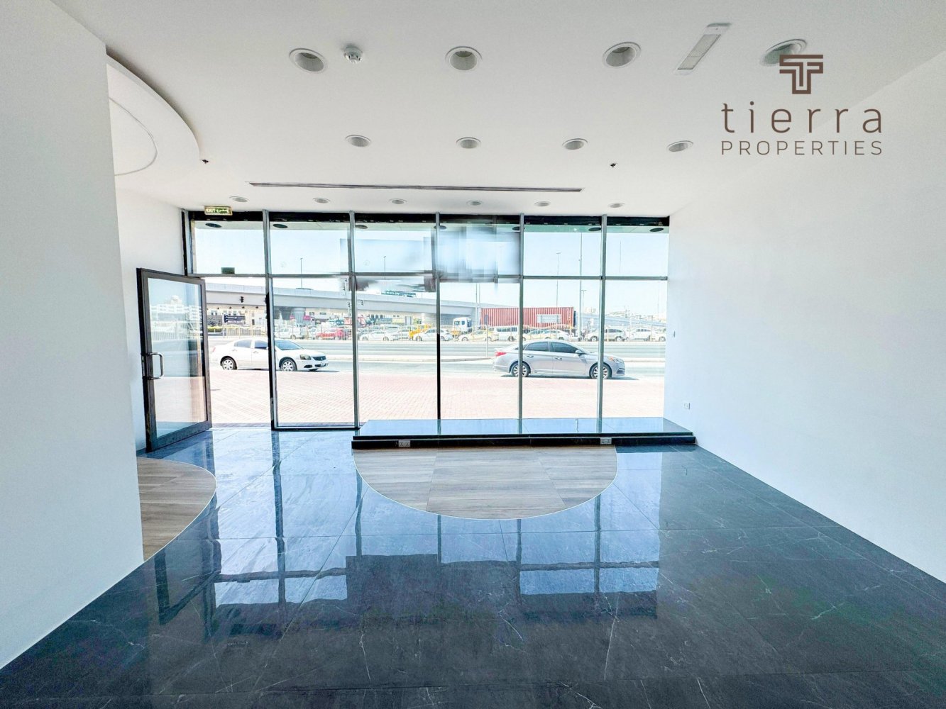 Magasin à Jebel Ali, UAE 46.5m² No. 55643