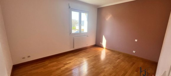 2 bedrooms House in Change, France No. 357859 4