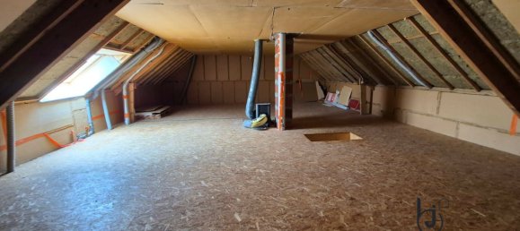 2 bedrooms House in Change, France No. 357859 2