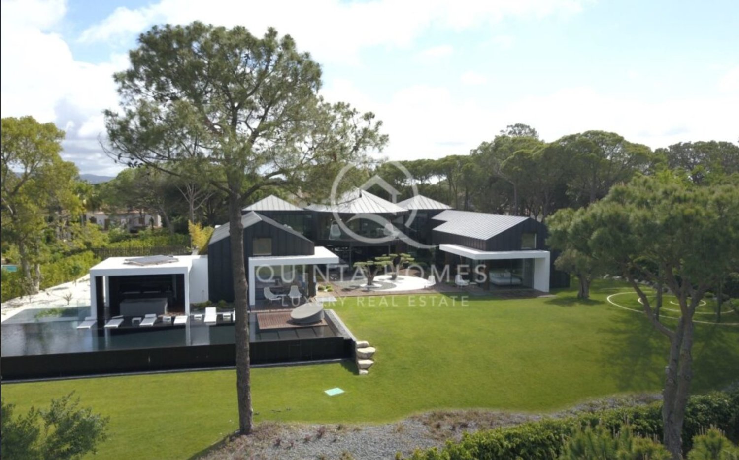 4 غرف نوم فيلا في Almancil, Portugal رقم 103037